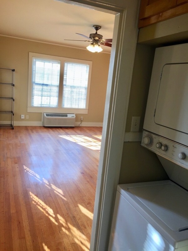 Foto del edificio - 607 E 6th St