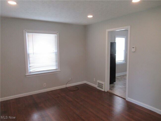 Foto del edificio - 12413 Worthington Ave