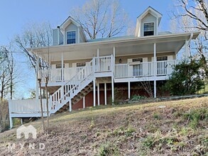 Building Photo - 629 Bennett Dr