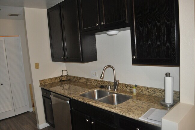 Building Photo - 4095 Rosenda Ct