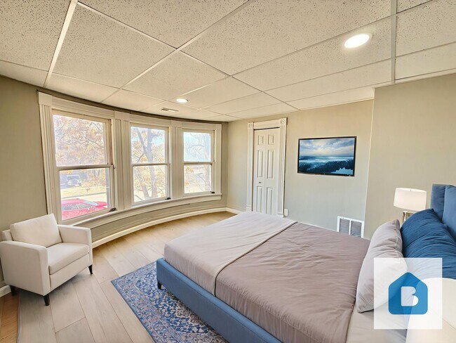 Foto del edificio - 1041 Lake Ave