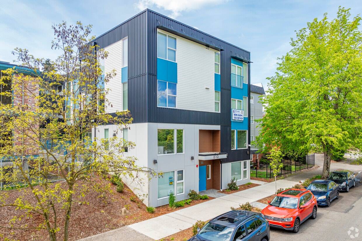 Building Photo - 810 Yakima