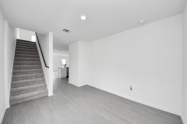 Foto del edificio - 3012 Sunrise Dr