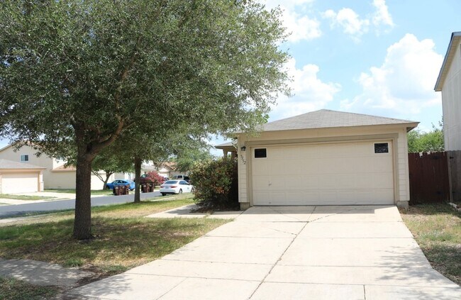 Building Photo - Charming Home in Bradbury Court!