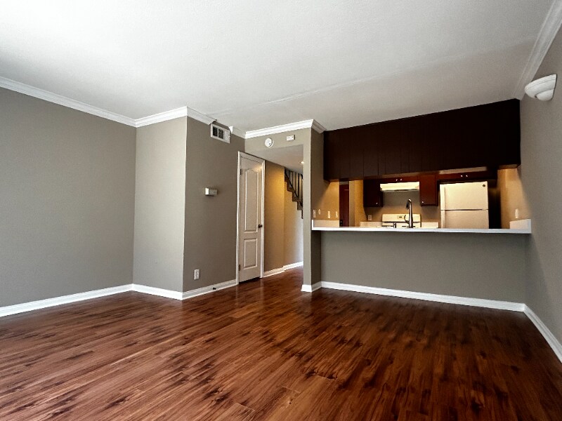 Primary Photo - 344 S Arroyo Dr