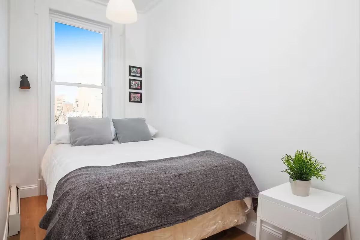 Furnished room/NOT APARTMENT - Furnished room/NOT APARTMENT
