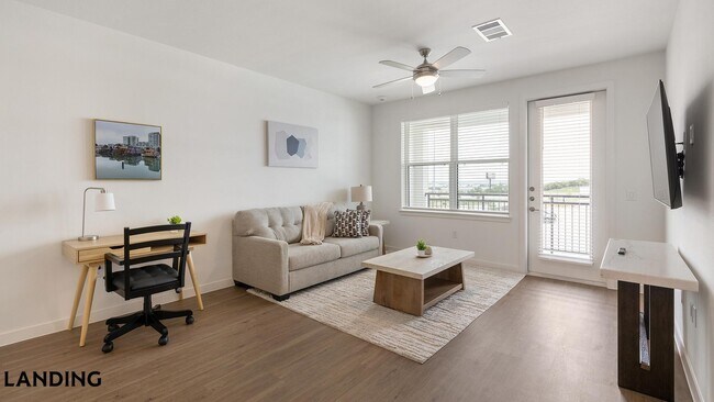 Foto del edificio - 3500 W Colorado Blvd