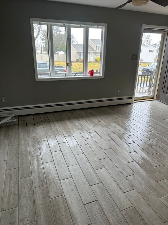 Building Photo - Updated Single Home in Warminster 3 beds 1...