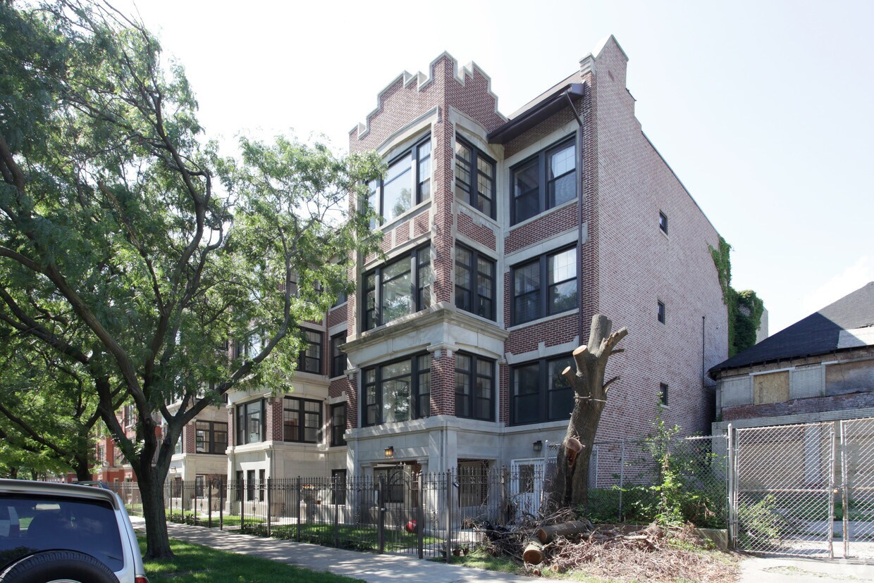 Building Photo - 924-928 E Hyde Park Blvd