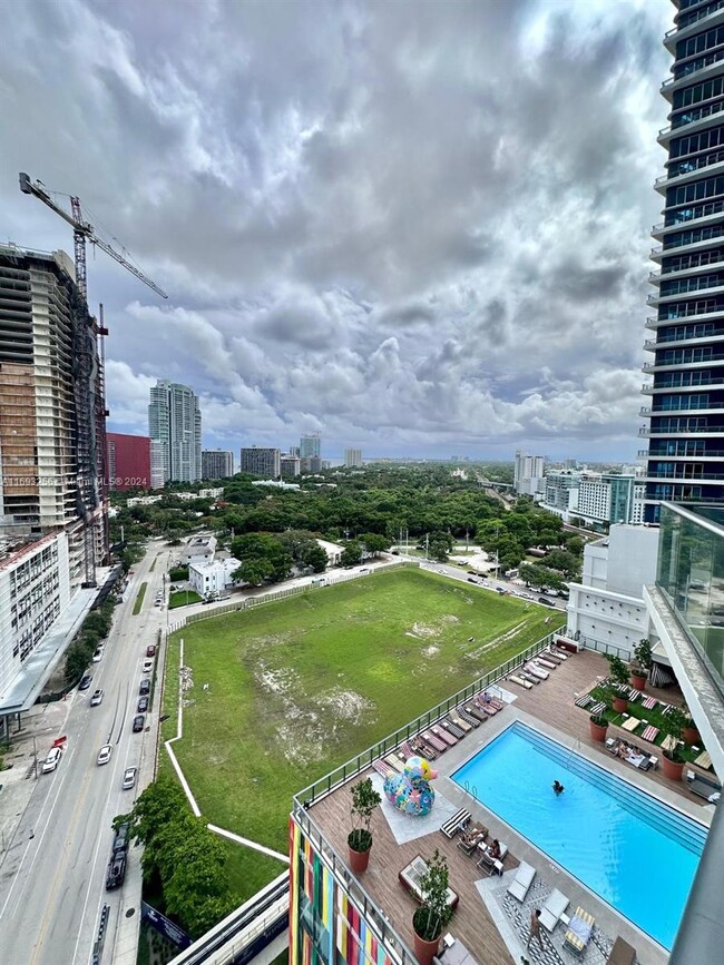 Foto del edificio - 1300 S Miami Ave