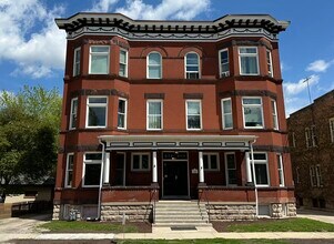 Building Photo - 269 Douglas Ave