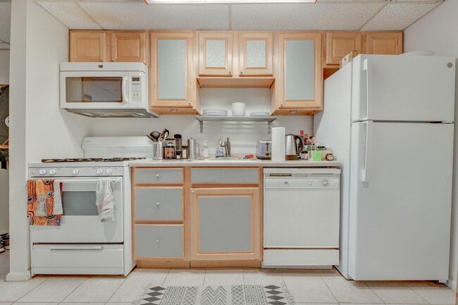 Building Photo - 1536 Swann St NW