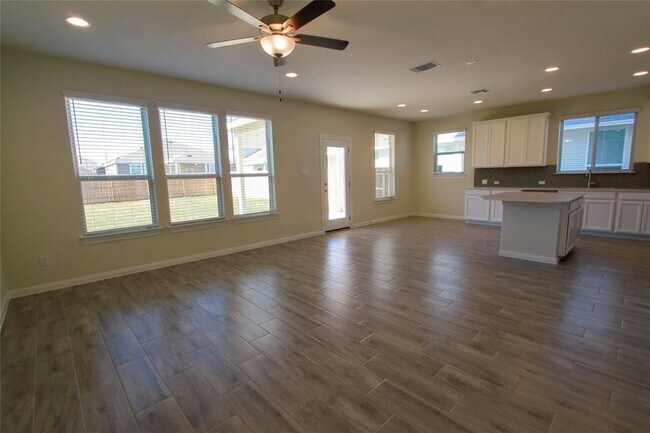 Building Photo - 17004 Alturas Ave