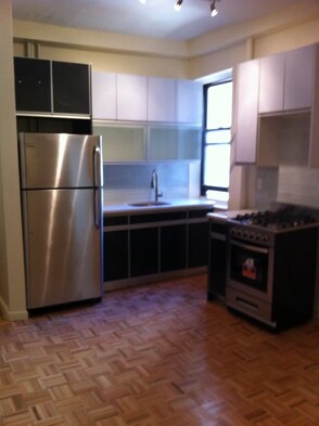 Primary Photo - 600 Park Place