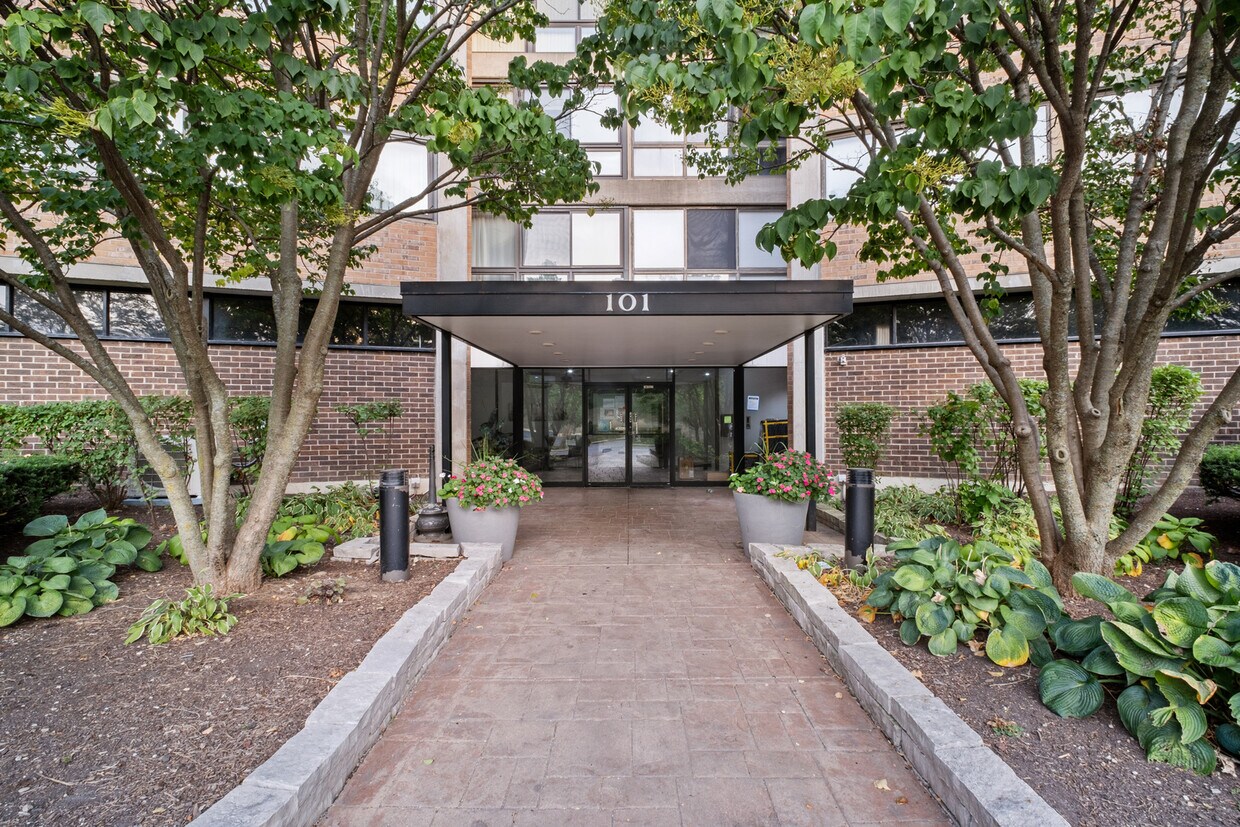101 Bar Harbour Rd Unit 6E, Schaumburg, IL 60193 Condo for Rent in