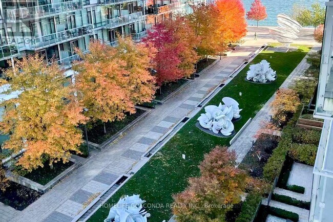Building Photo - 29 Queens Quay E