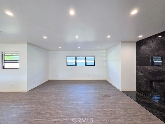 Foto del edificio - 2102 Nipomo Ave