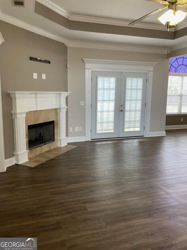 Foto del edificio - 1615 Hucknall Pl