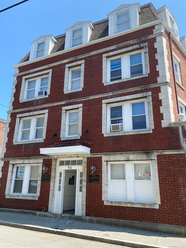 Building Photo - 96 Green St