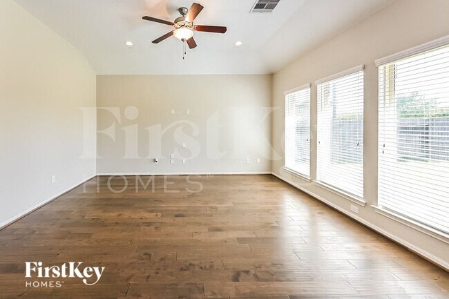 Foto del edificio - 3711 Daintree Park Dr