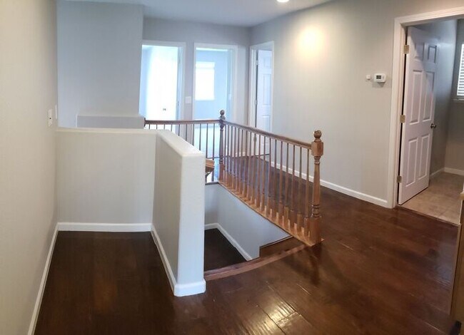 Foto del edificio - 6602 Panther Creek Dr