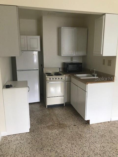 Foto del edificio - 2117 Bay St