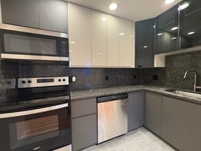 Building Photo - 1801 Beacon St