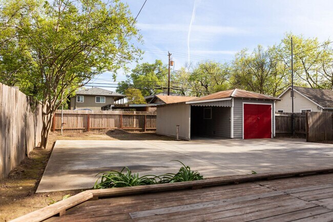 Foto del edificio - Charming Downtown 1-Bed Near Chico State – Utilities Included