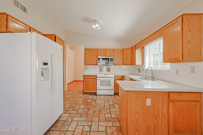 Foto del edificio - 20327 N 106th Ave