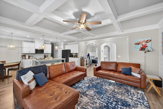 Building Photo - 6071 Big Pond Trl