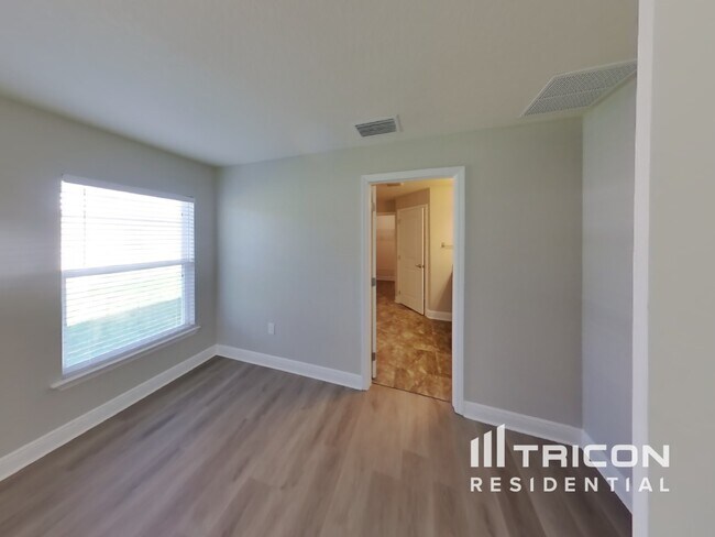Foto del edificio - 14128 Redwood St