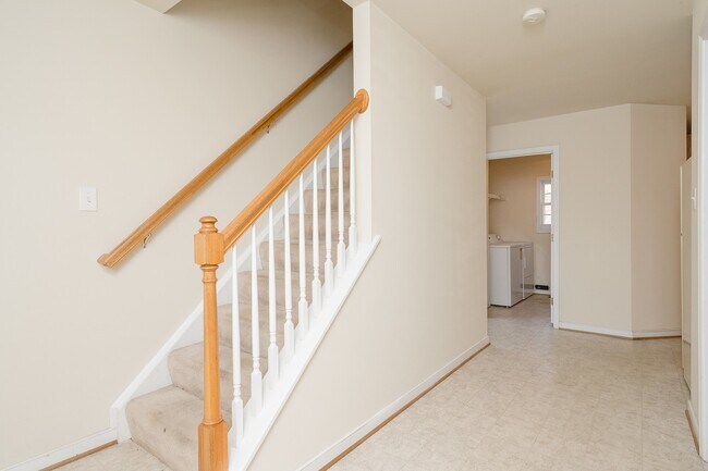 Foto del edificio - 3BR/2.5BA Home in Lakeside — Minutes to Bryan Park — $2,295/mo!