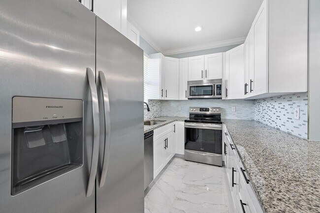 Foto del edificio - 4822 SE Flounder Ave