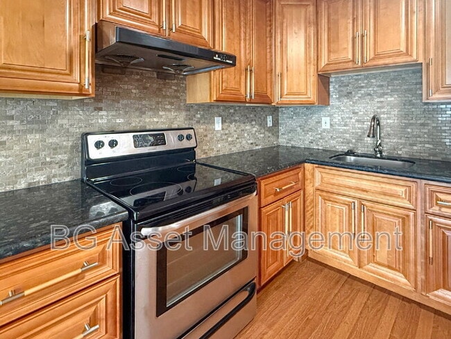 Photo - 1459 MacArthur Blvd Apartment