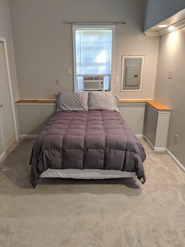 Foto del edificio - 201 PARTRIDGE CIR Apt.