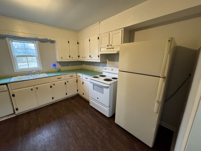 Building Photo - 304 Carol Dr