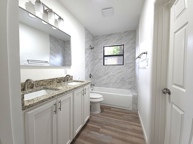 Foto del edificio - Fully Remodeled Home in the Heart of Tyler...
