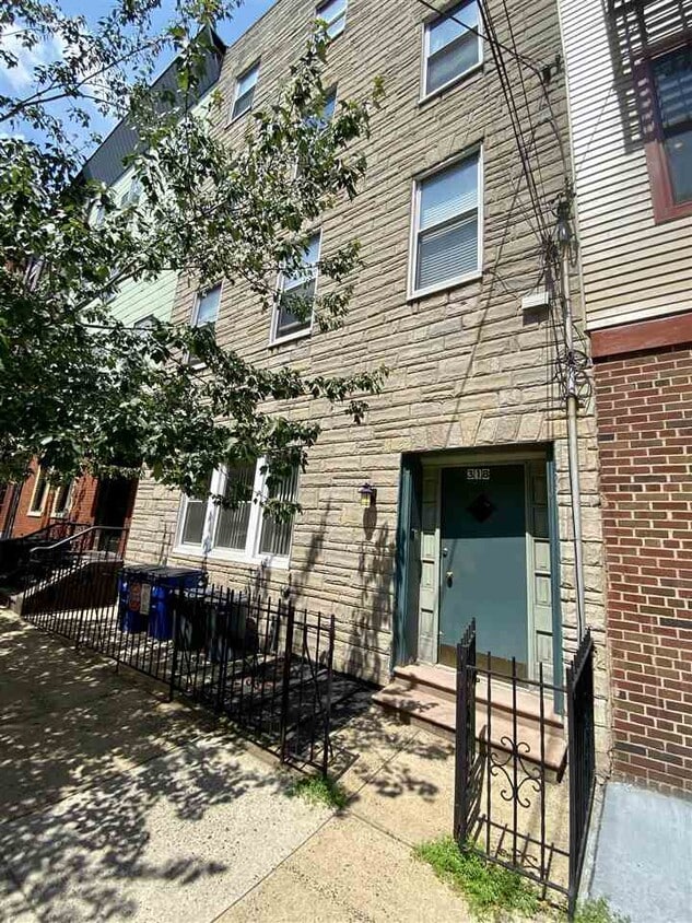 Primary Photo - 318 8th St