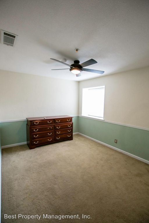 Building Photo - 3 br, 3 bath House - 725 Dana Circle