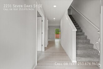 Building Photo - 2231 Seven Oaks St SE