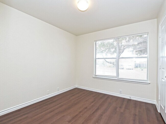Foto del edificio - Beautiful 4 Bedroom / 2 Bath Home in Eagle’s Landing Subdivision