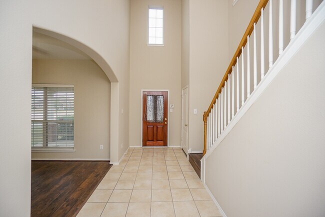 Foto del edificio - 1323 Colonial Manor Dr