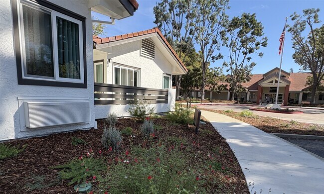 Foto del edificio - 5200 Case Ave