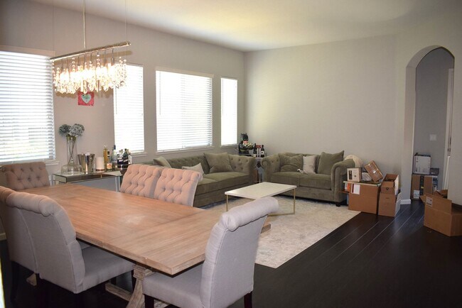 Foto del edificio - Resident Benefit Package Property