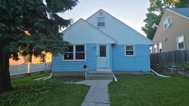 3507 N 100th St