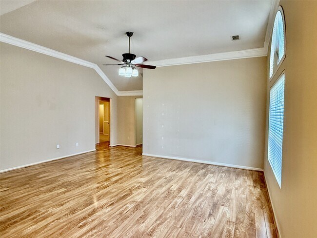 Foto del edificio - 18530 Alemarble Oak St
