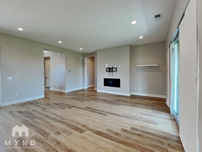 Building Photo - 701 Raptor Way