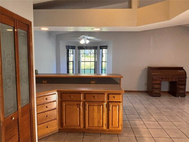 Foto del edificio - 780 W Ludlum Dr