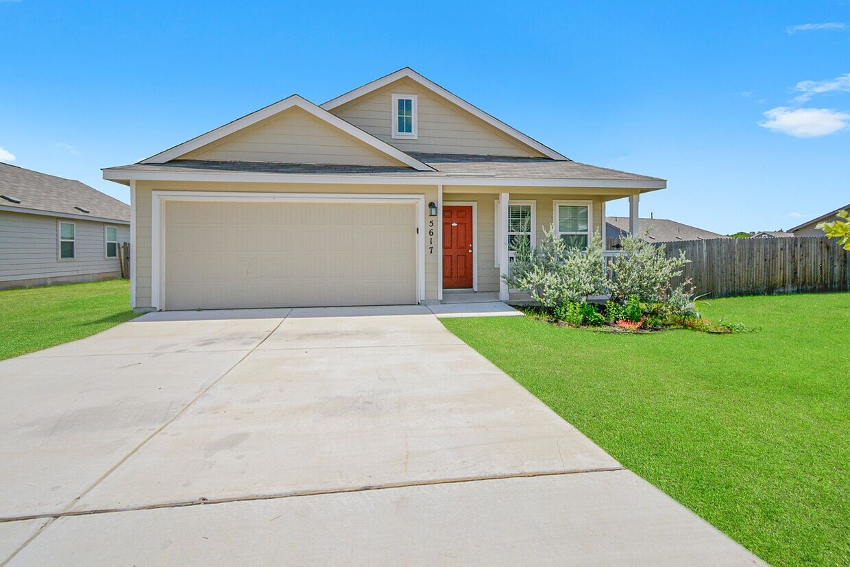 TWO WEEKS FREE!! CHARMING HOME IN DESIRED... - TWO WEEKS FREE!!  CHARMING HOME IN DESIRED...