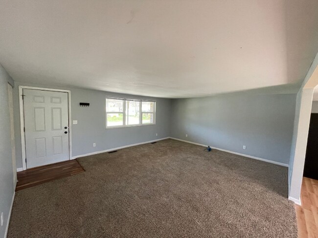 Foto del edificio - 2306 Deerwood Dr